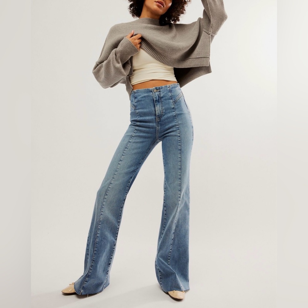 Free People We The Free CRVY Wild Honey Flare Denim Jeans Sz 32 Short